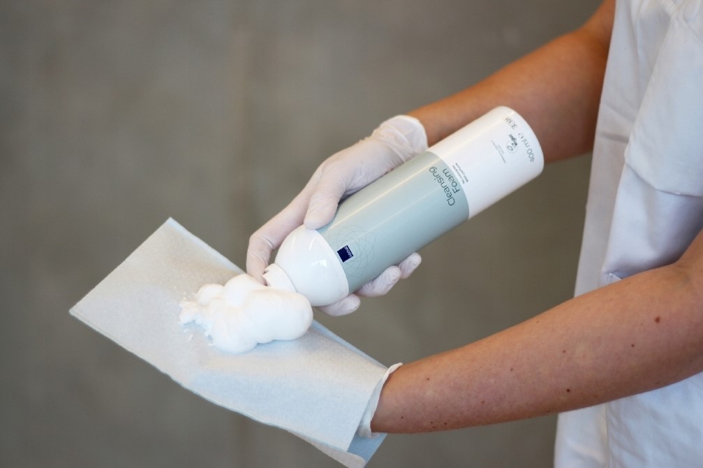 Čistící a dezinfekční pěna 400ml ABENA - Obrázek 2