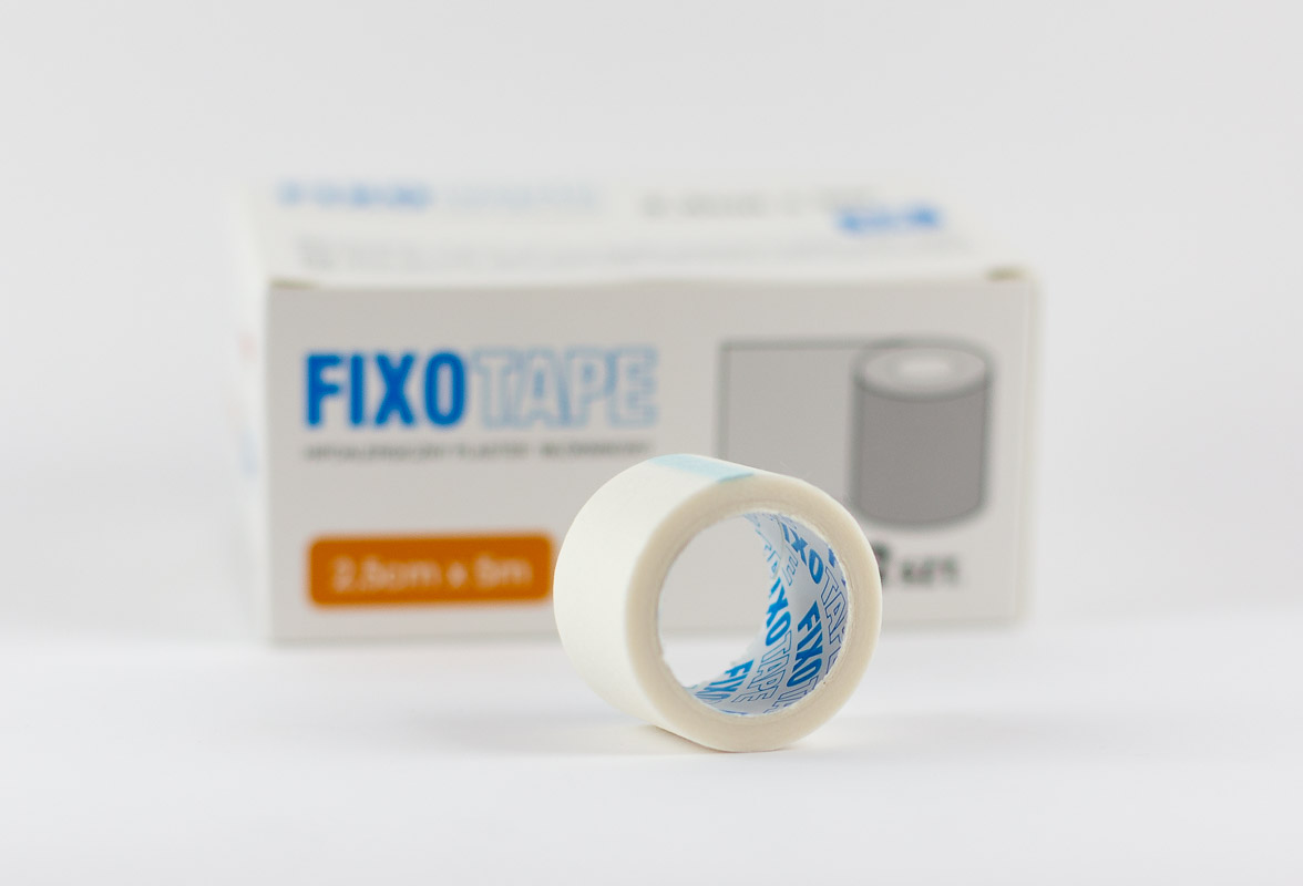 FIXOTAPE hypoalergenní netkaná náplast 2,5 cm * 5 m 1 ks. - Obrázek 3